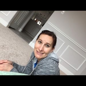 Meet your Posher, Alicia